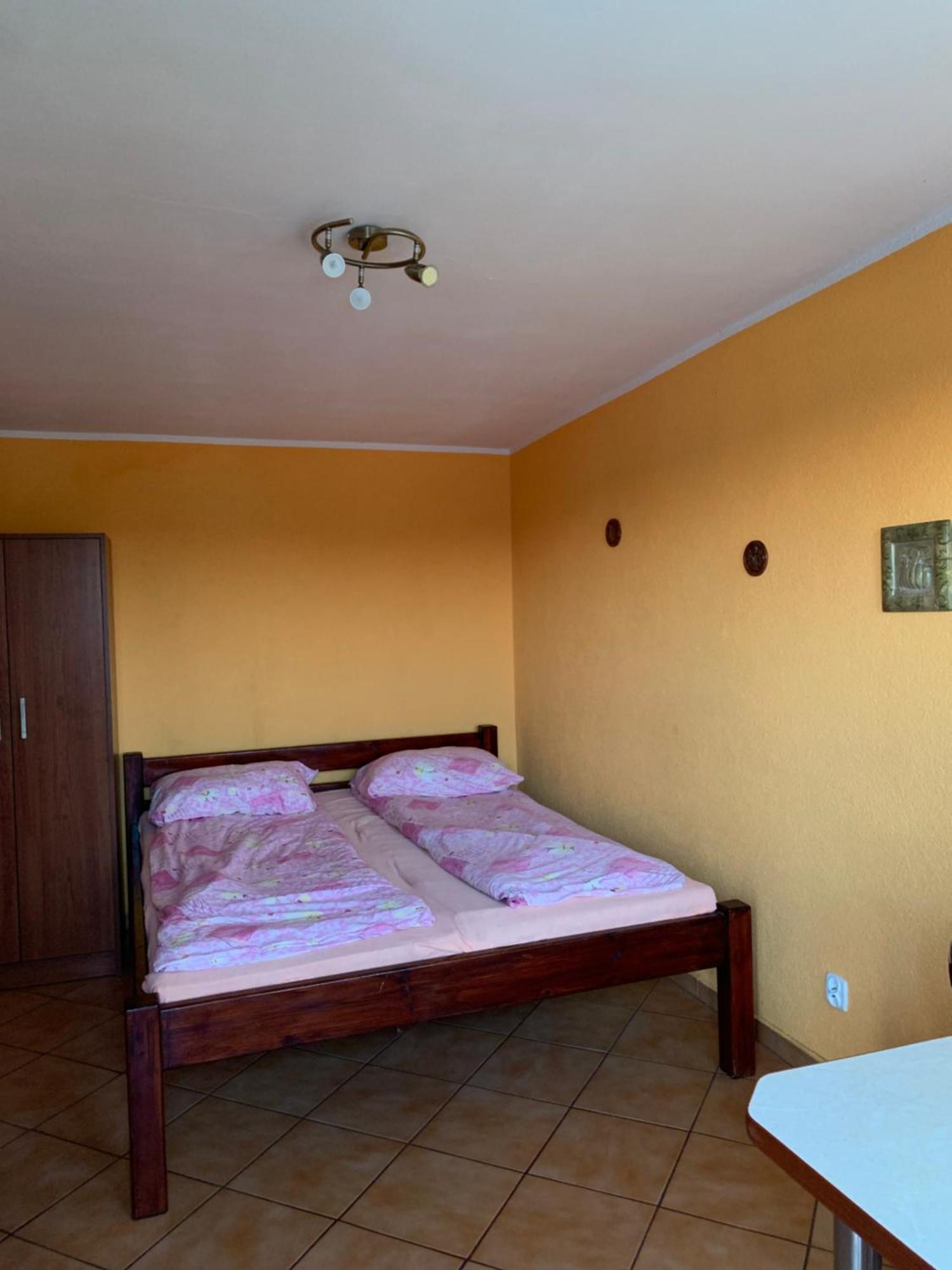 Apartamenty I Pokoje Z Widokiem Na Jezioro Wielewskie Zewnętrze zdjęcie
